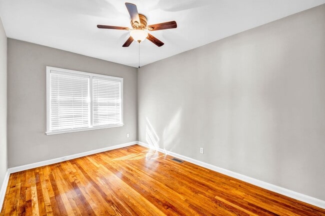 Building Photo - 1870 Windemere Dr NE