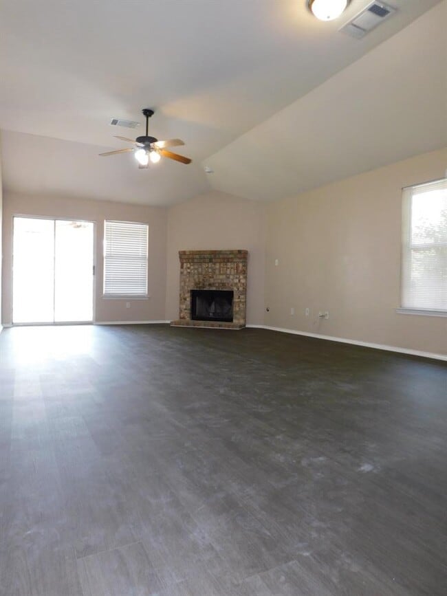 Building Photo - 715 Spring Brook Ln