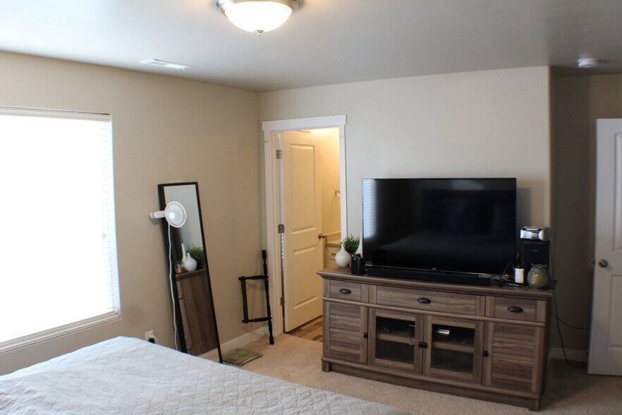 Building Photo - 14688 Rising Star Way