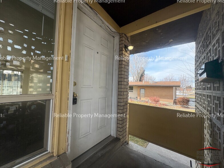 Building Photo - 1052 Garfield St