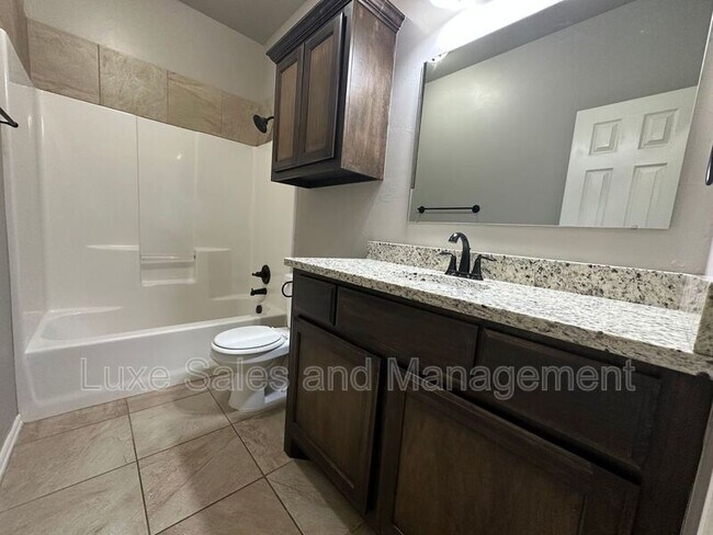 Building Photo - 1316 Garden Gate Dr