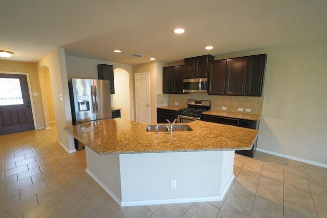 Building Photo - Gorgeous Selma Living with a Inground Pool! Realtor Commission: $625