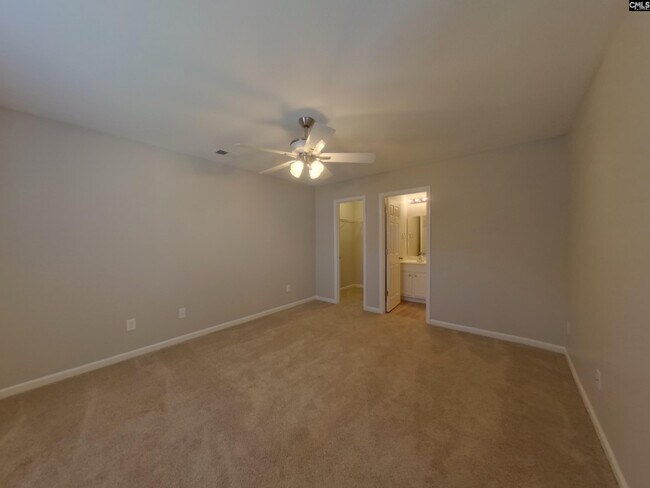 Building Photo - 226 Blazer Dr