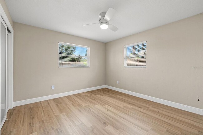 Building Photo - 2066 62nd Pl S