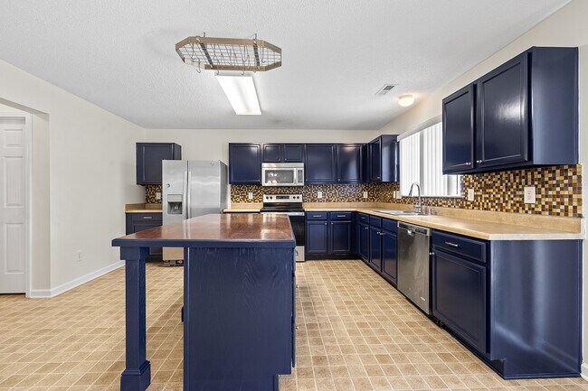 Building Photo - 6571 Guard Hill Dr