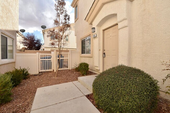 Building Photo - Charming 3-Bedroom, 2.5-Bath Condo with At...