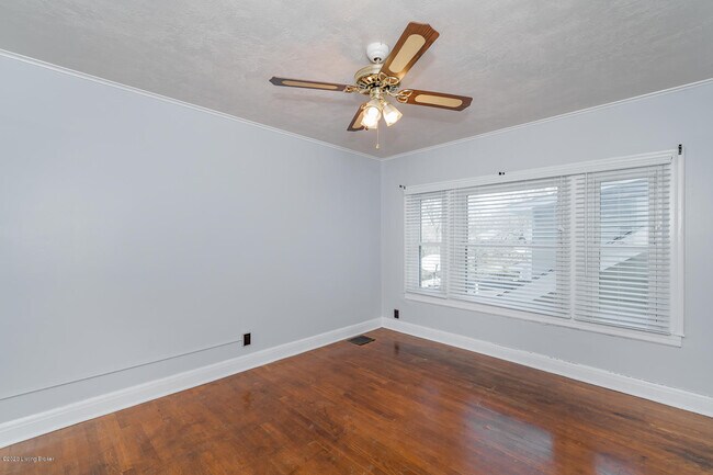 Building Photo - 2011 Woodbourne Ave