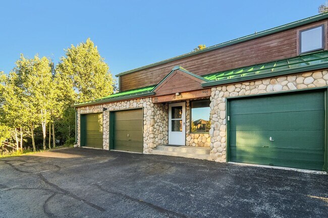 Building Photo - FRISCO! Offered Furnished or Unfurnished! 1 pet negotiable!  An Artist's retreat! Must see.
