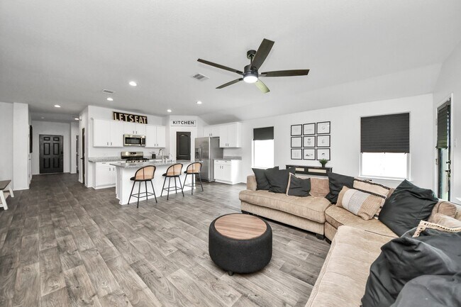 Building Photo - 22939 San Giorgio Ct