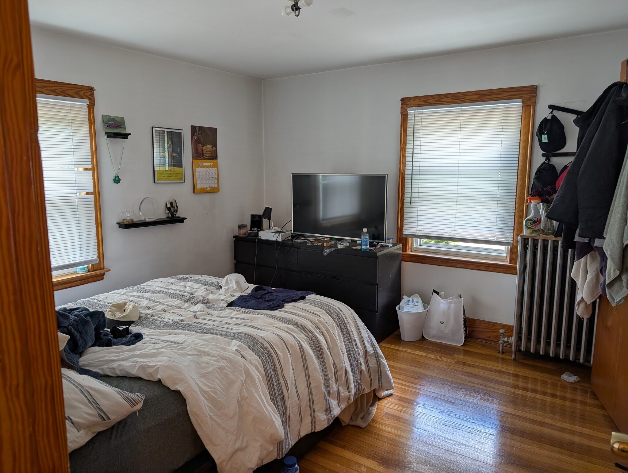 Building Photo - 27 South Crescent Circuit