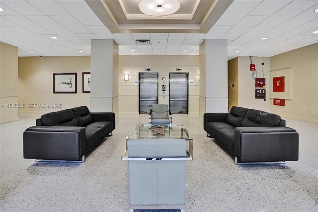 Building Photo - 4001 S Ocean Dr