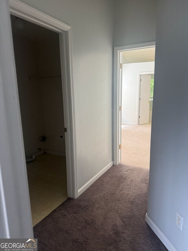 Building Photo - 2361 Cove Lake Way