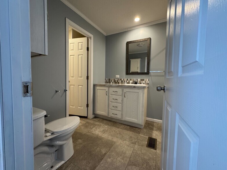 Building Photo - 2112 Bluebird Terrace NW