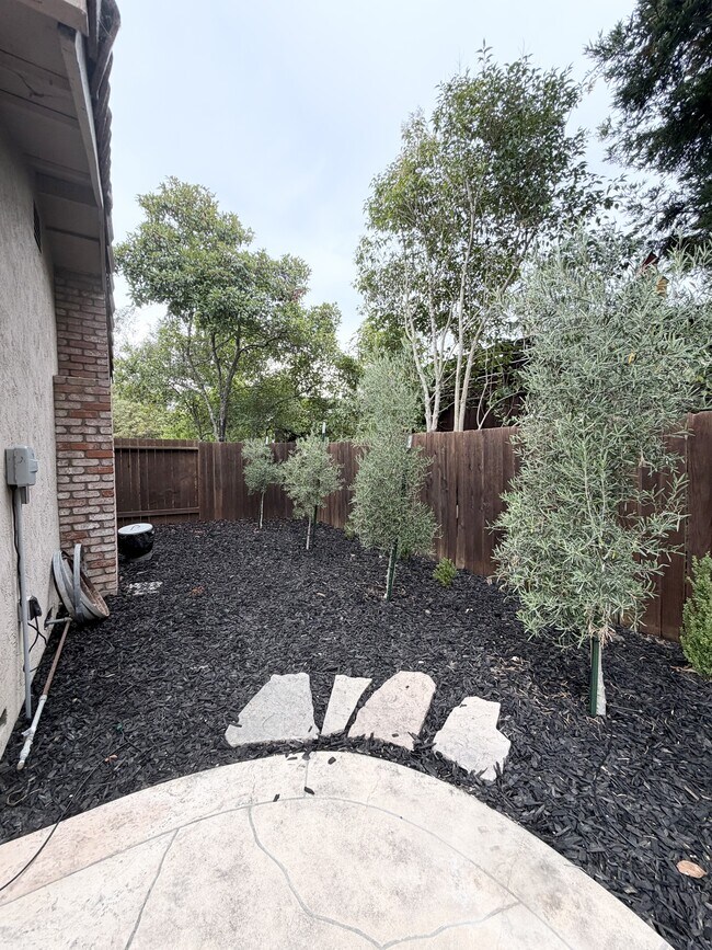 Building Photo - 5427 Yerba Buena Rd