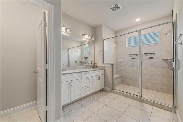 Building Photo - 6267 Blythe Dr