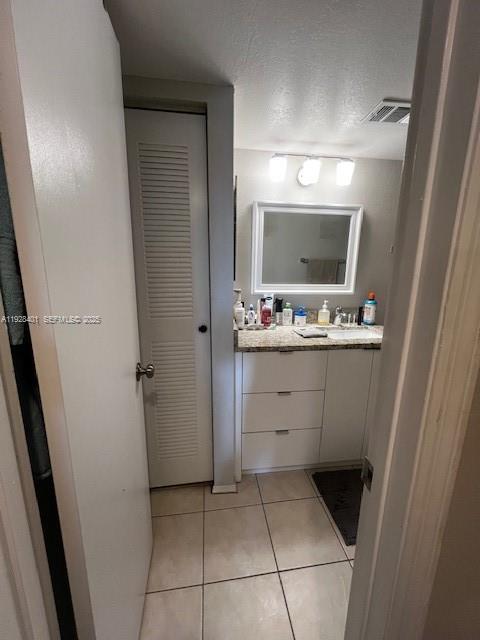 Building Photo - 2846 S University Dr