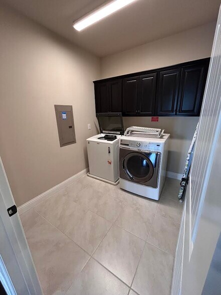 Laundry Room - 1735 Wittington Pl