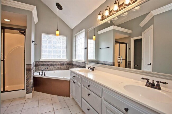 Building Photo - 5304 S 44th St