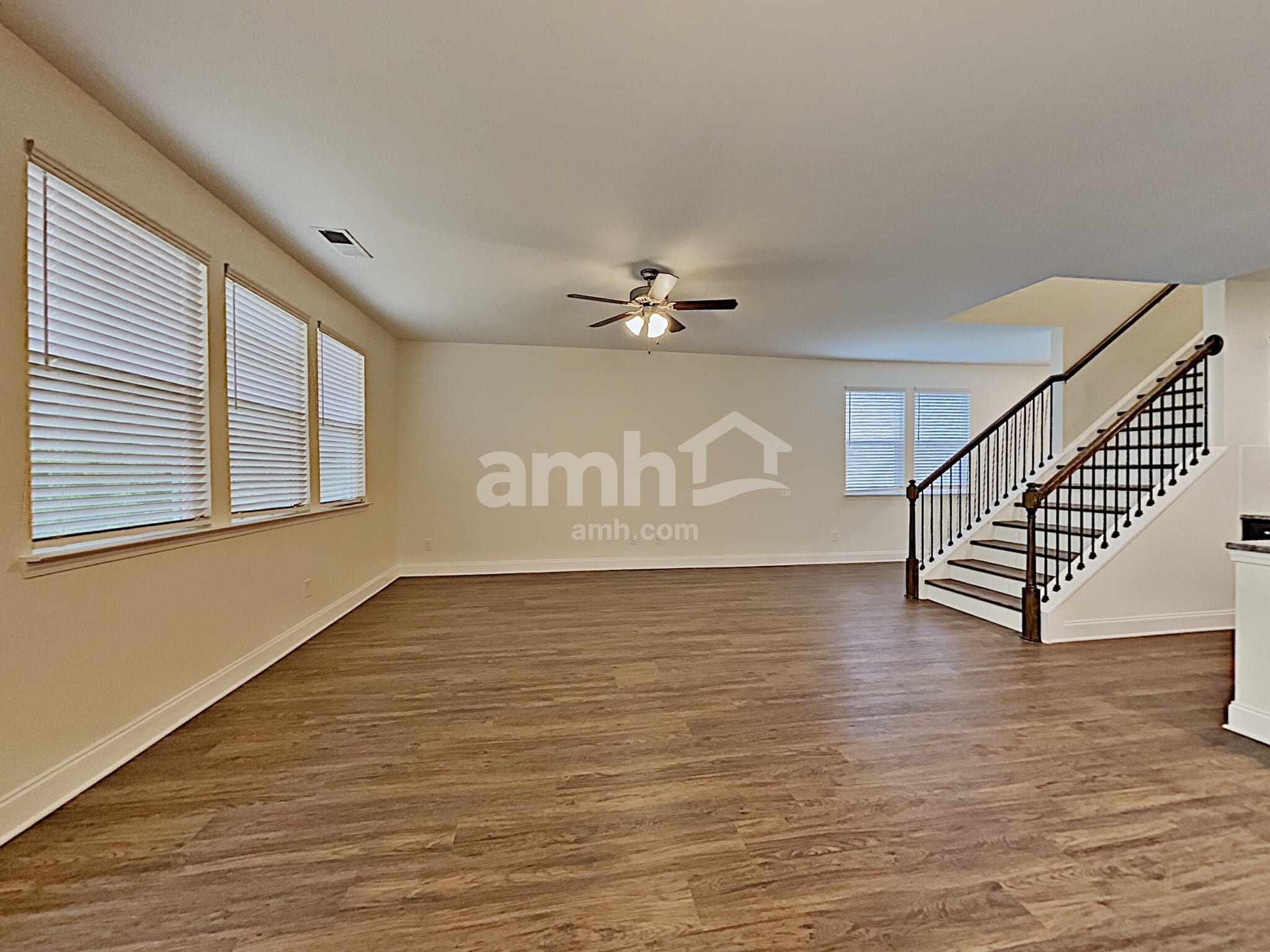 Building Photo - 154 Lindridge Dr NE