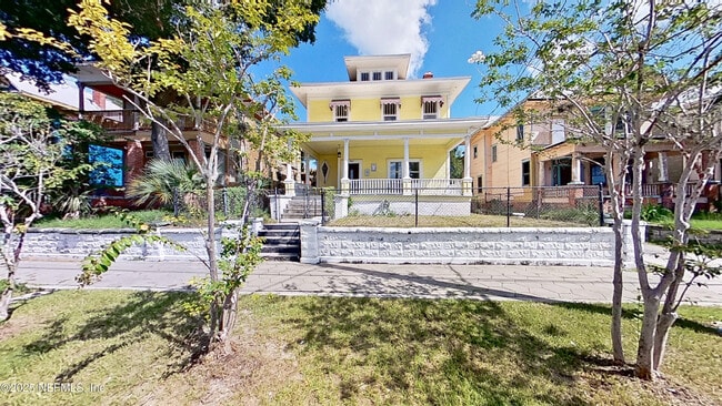 Primary Photo - 343 7th St W