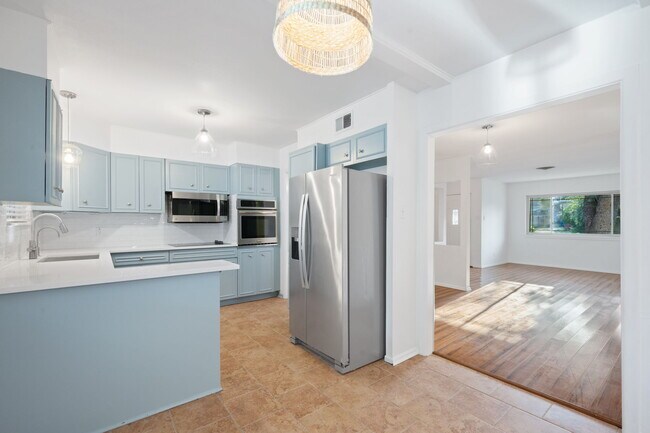 Building Photo - 11110 Rendezvous Dr