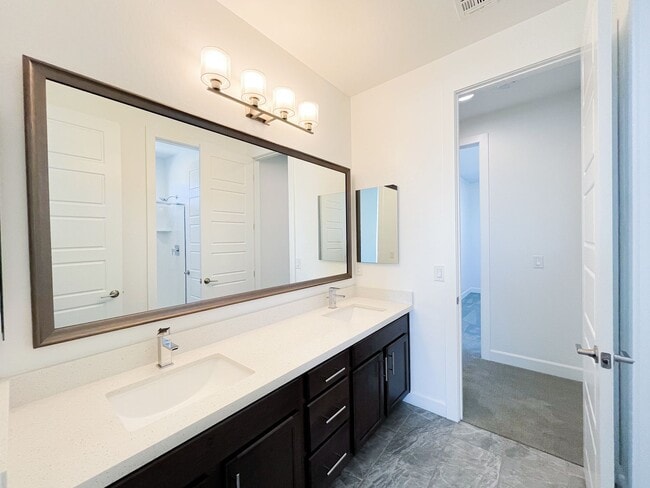 Building Photo - Exquisite Luxury Rental in Prestigious Gated Tule Springs Community