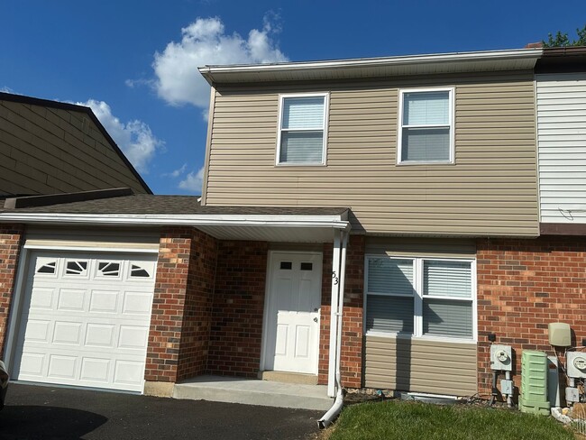 Primary Photo - 3 BR, 1.5 BA Townhome in Becks Landing, Ne...