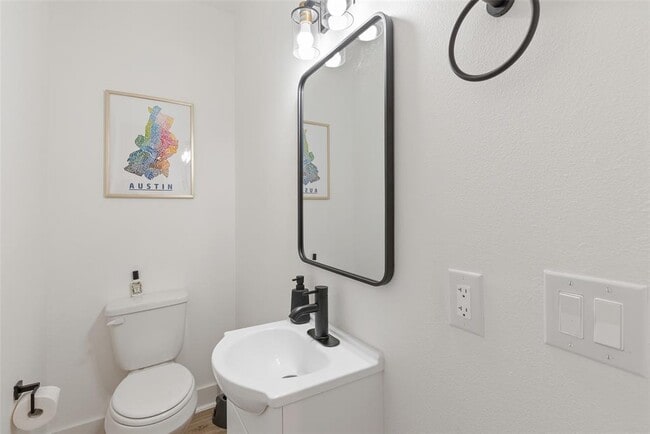 Building Photo - 1417 Kramer Ln