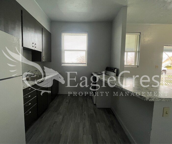 Building Photo - SKYWAY