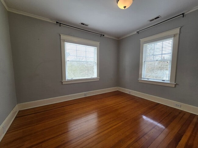 Building Photo - Beautiful Brick Home in Historic District of Edenton