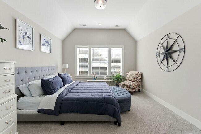 Building Photo - Beautifully Curated Interiors + Exceptional Outdoor Living = A Stand-Out West Nashville Home