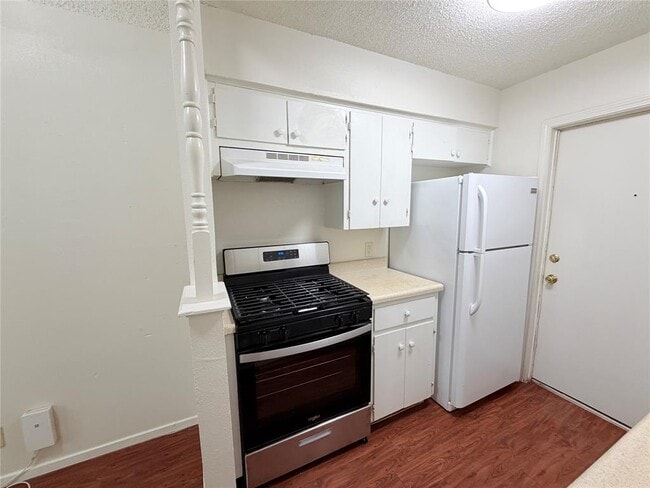 Building Photo - 5206 Village Trail