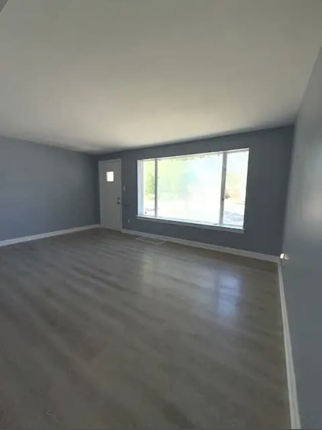 Building Photo - 3-Bedroom 2 Bath house for rent available ...