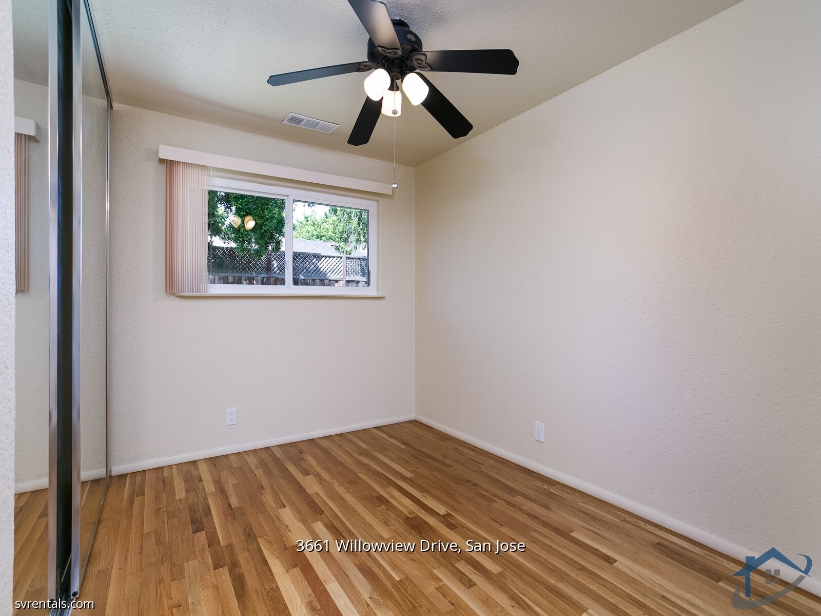 Building Photo - 3661 Willowview Dr