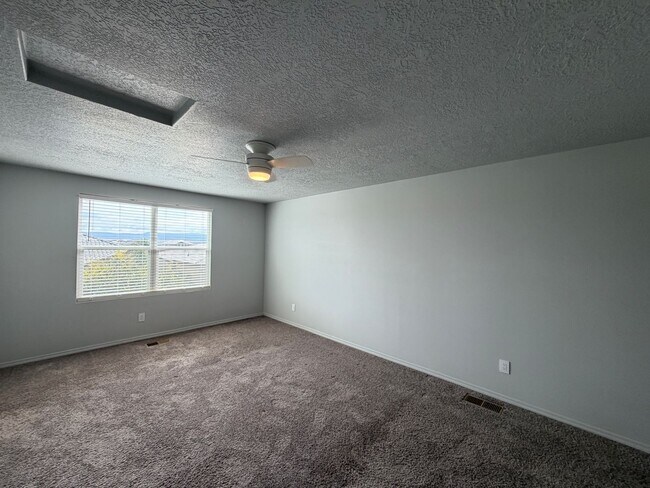 Building Photo - 3 Bedroom New Build Town Home in Mesa Del Sol Near Netflix Studios!