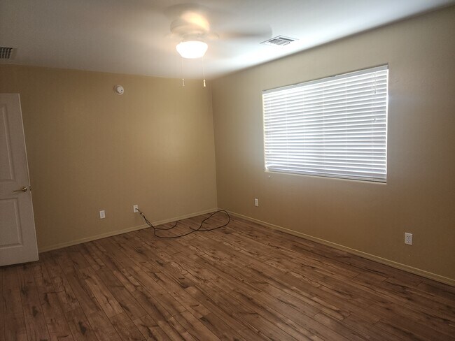 Building Photo - 4042 E Big Game Pl