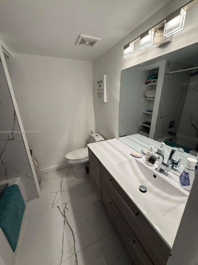 Building Photo - 13499 Biscayne Blvd