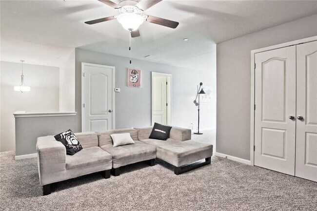 Building Photo - 112 Davina Dr