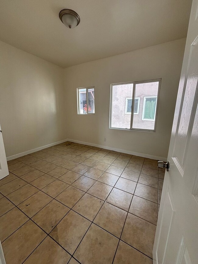 Building Photo - 6335 State St