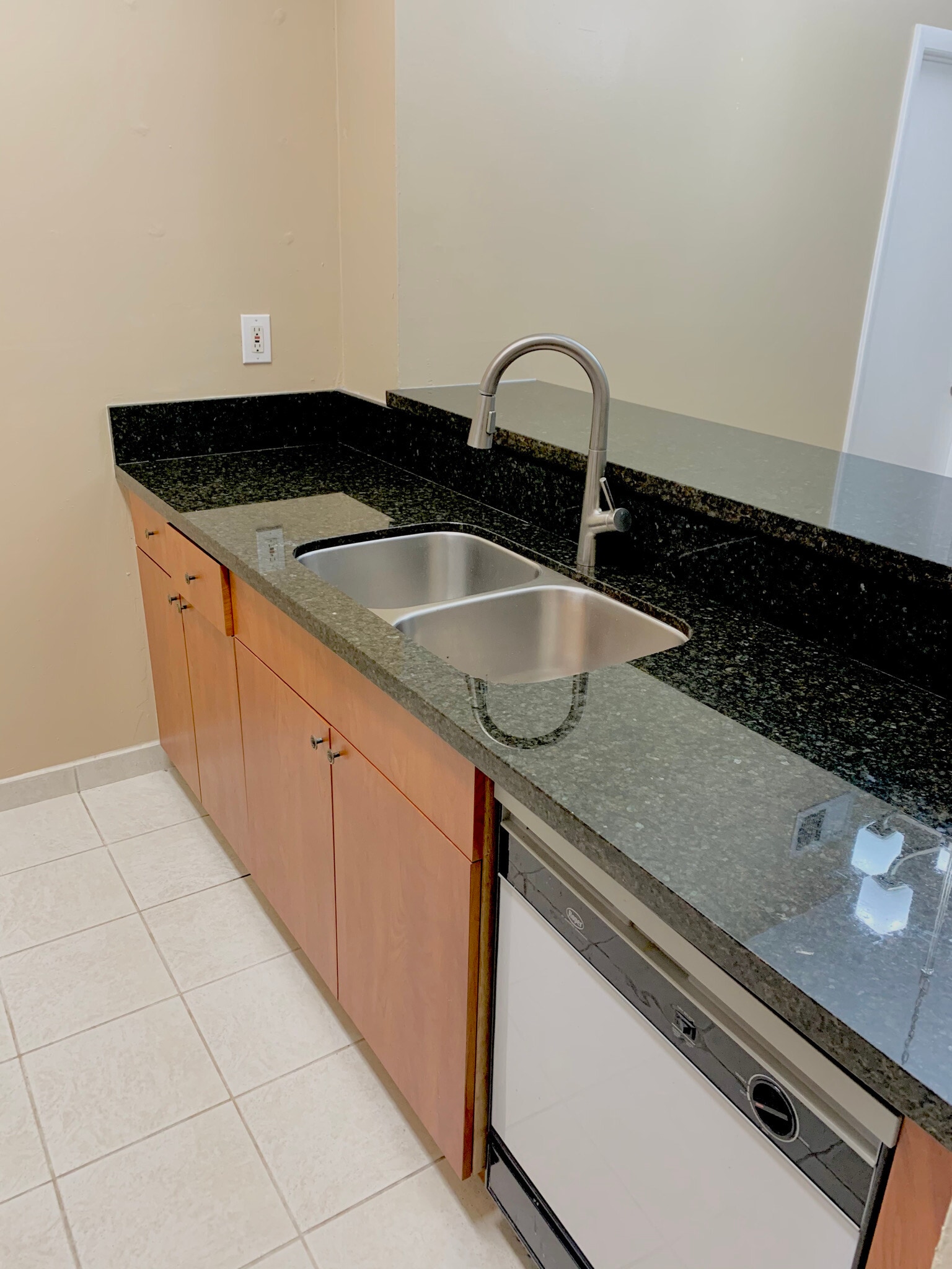 Kitchen-Snack Counter - 13566 SW 11th Ln