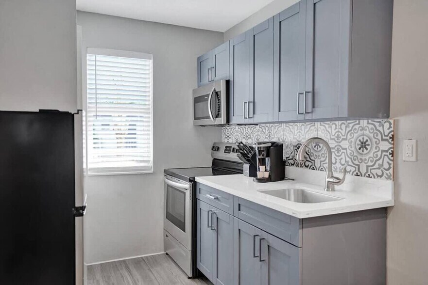 Building Photo - 50 Davie Blvd