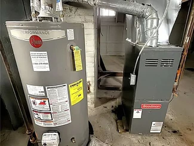 Building Photo - Renovated 3-Bedroom Colonial Near Shaker Heights – Move-In Ready