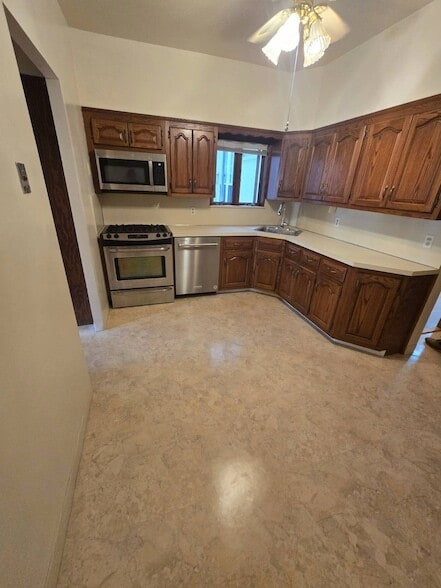 Building Photo - 21-43 45th Street Unit 1