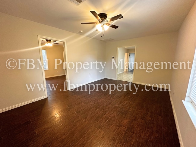 Building Photo - 1020 N Beaton St