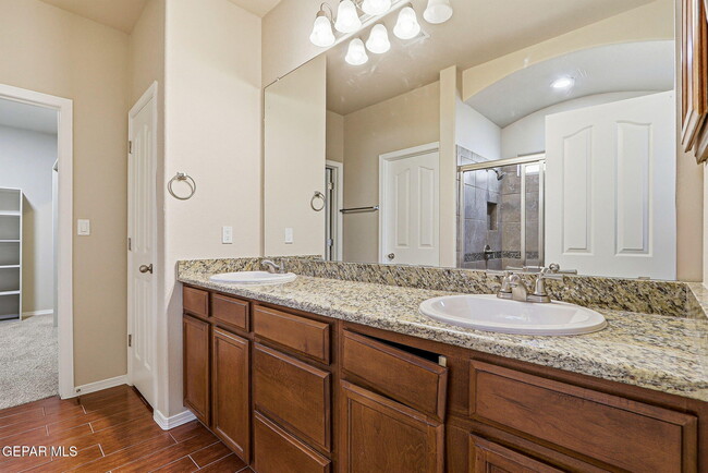 Building Photo - 7417 Dewberry Dr