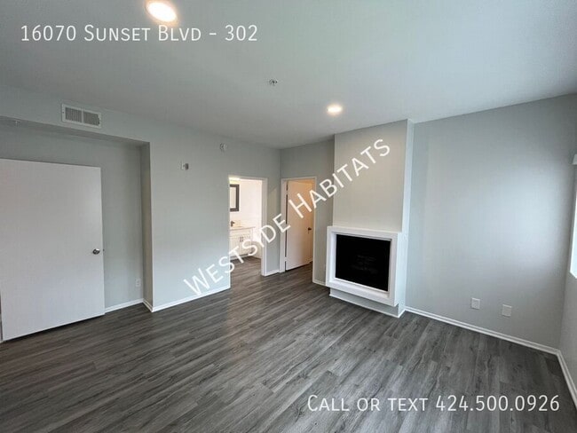 Building Photo - 16070 Sunset Blvd