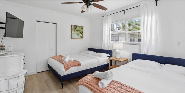 Building Photo - 1400 NE 4th Ct