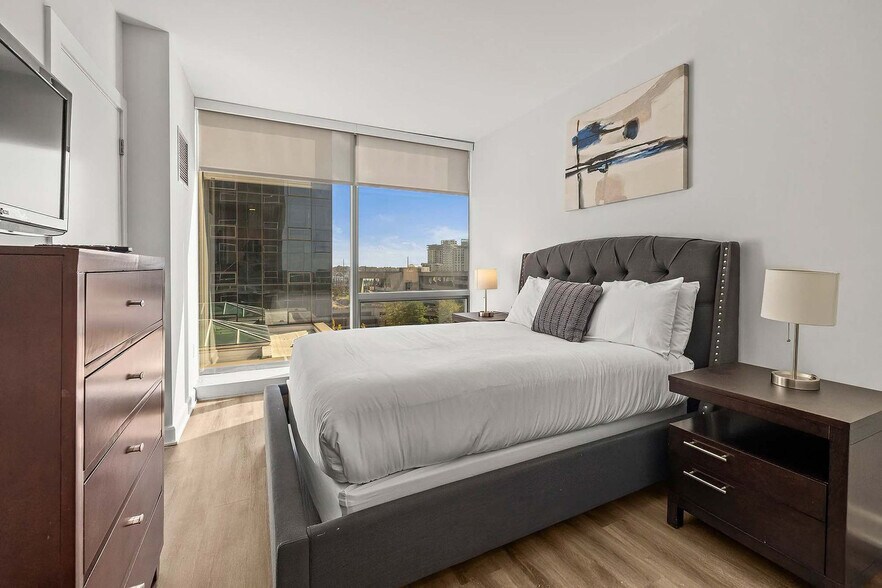 Building Photo - 355 Atlantic St