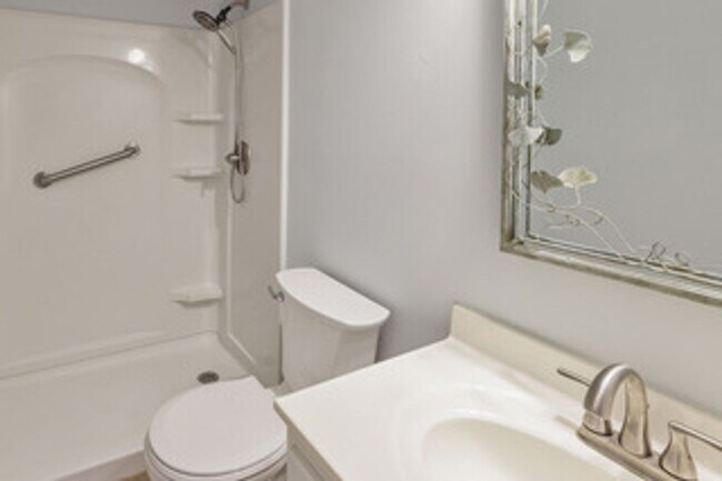 Building Photo - Condo for rent