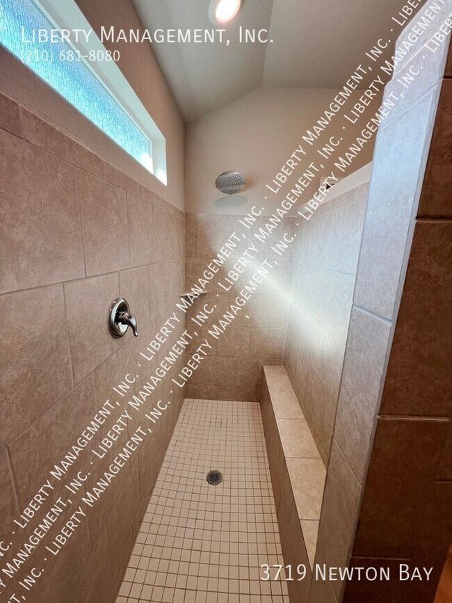 Building Photo - 3719 Newton Bay